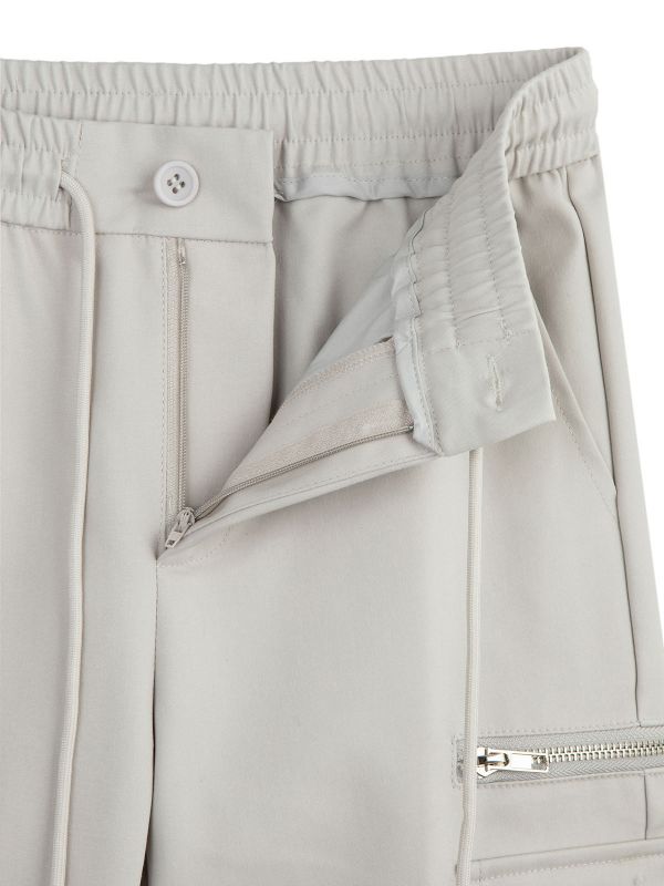 טי ארוך חלק עם הדפס מינימלי לבנים