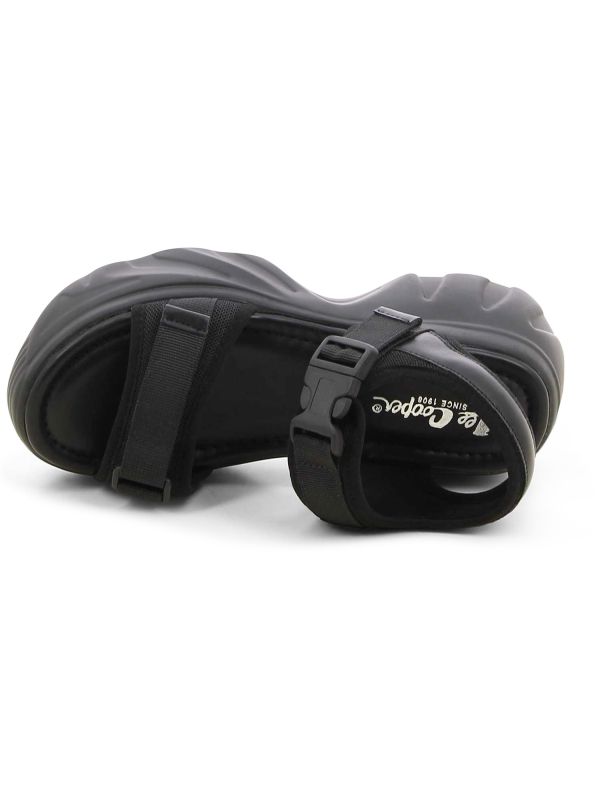 סנדלים ספורטיביים עם רצועות וולקרו לנשים