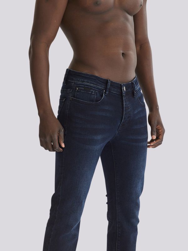 מכנסי ג?ינס MARTIN בגזרה ישרה וקלאסית לגברים