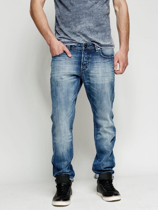 מכנסי ג?ינס MARTIN בגזרה ישרה וקלאסית לגברים