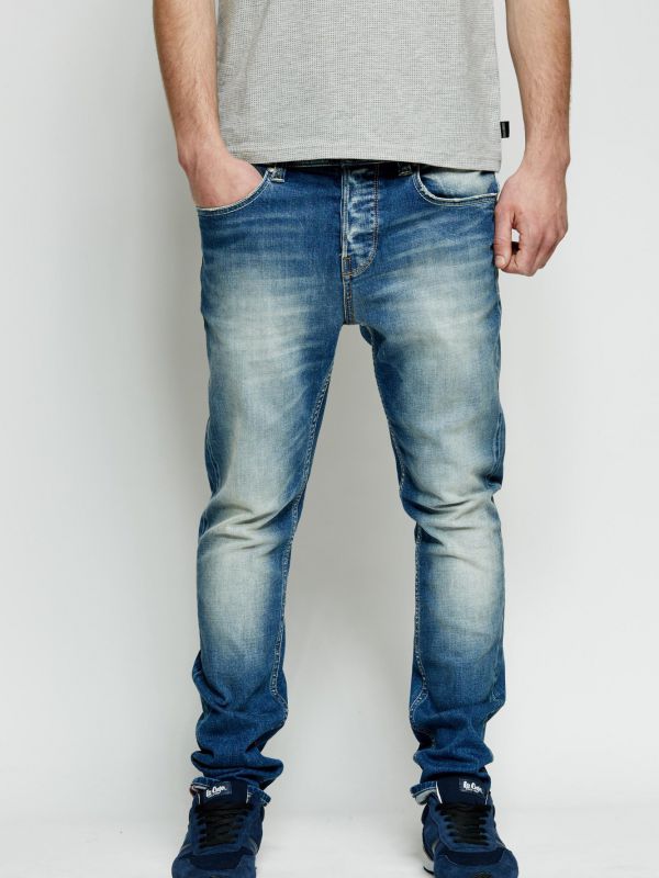 מכנסי ג?ינס COLIN בגזרה מודרנית ונינוחה לגברים