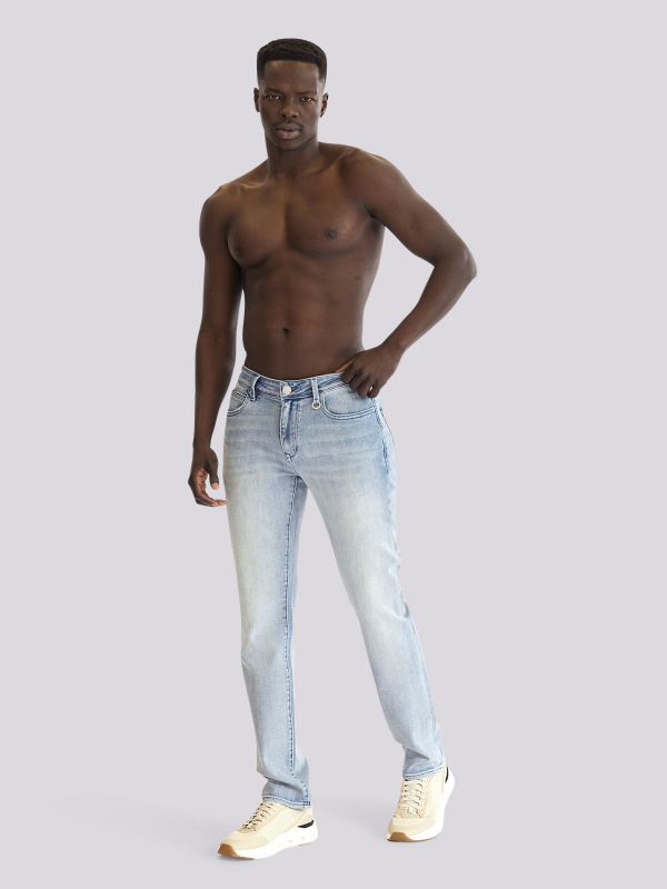 מכנסי ג?ינס BLEACH ROOK בגזרה נינוחה ושטיפה בהירה לגברים