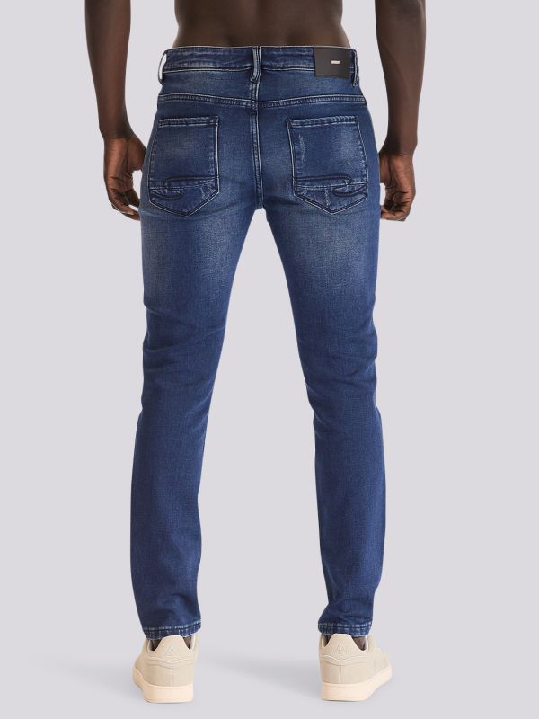 מכנסי ג?ינס JOGG MARTIN בגזרה ישרה וגמישות מרבית לגברים