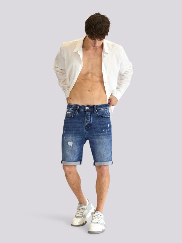 מכנסי ג?ינס קצרים במראה משופשף לגברים