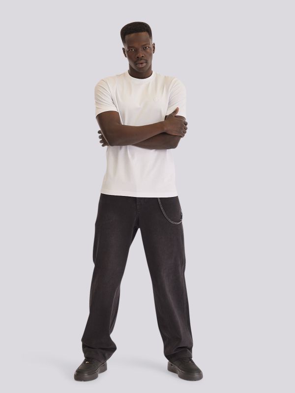 מכנסי ג?ינס WIDE FASHION בגזרה רחבה ומשוחררת לגברים