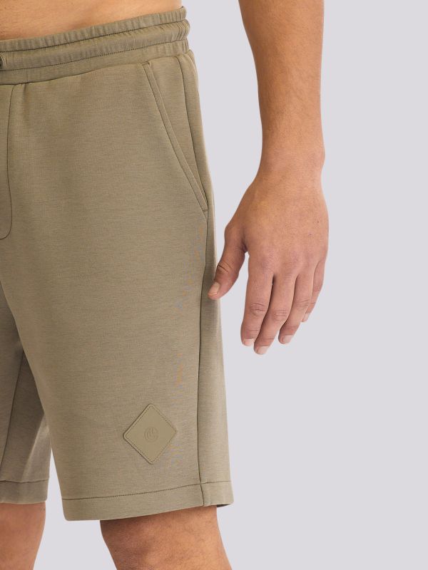 מכנסי ברמודה אינטרלוק בהדפס לגברים