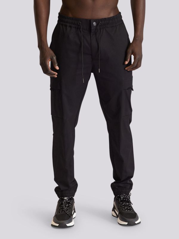 מכנסי קארגו עם כיסים מעוצבים