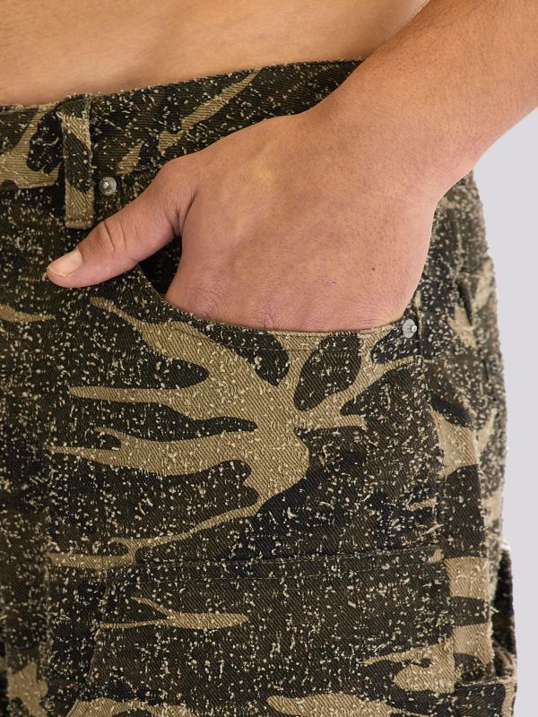 מכנסי ברמודה בהדפס צבאי לגברים