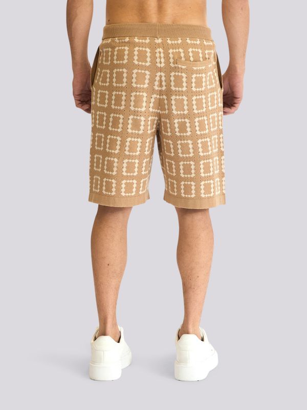 מכנסי ברמודה סרוגים בהדפס