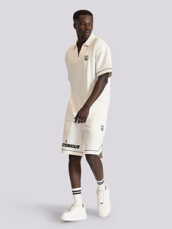 מכנסי ברמודה בסגנון ספורטיבי