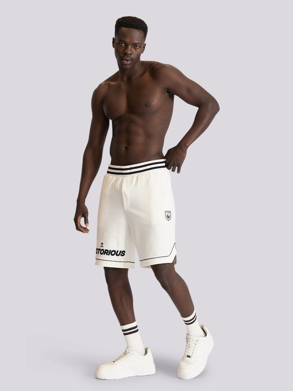 מכנסי ברמודה בסגנון ספורטיבי