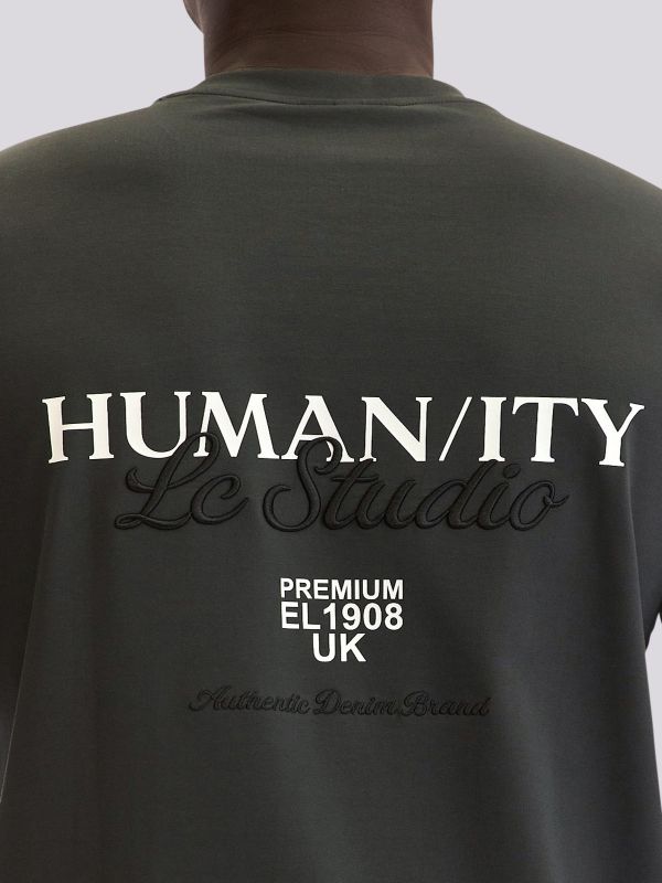 טישירט קצרה עם הדפס בגב