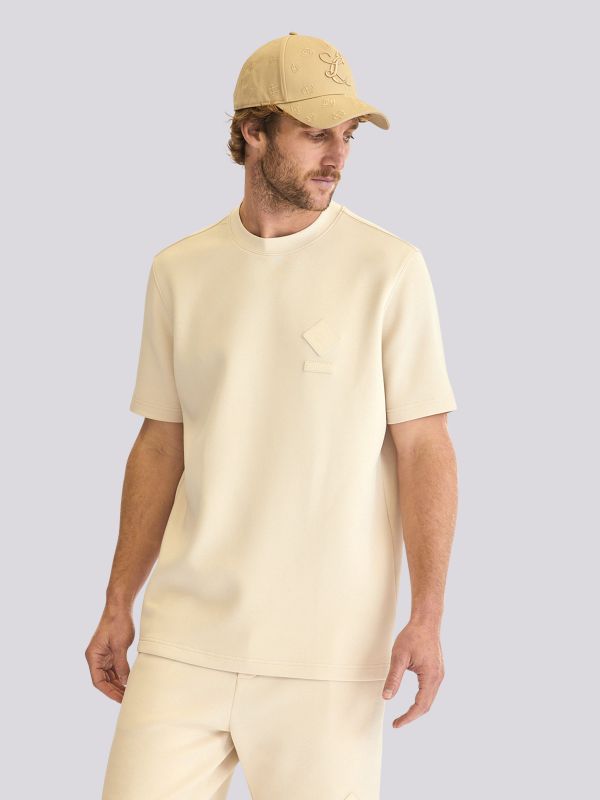 חולצת טישירט עם פאץ’