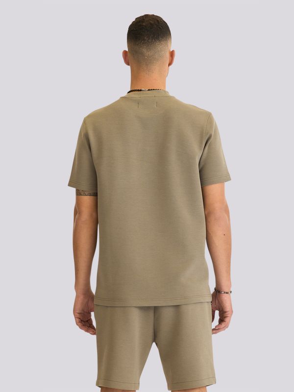 חולצת טישירט עם פאץ’