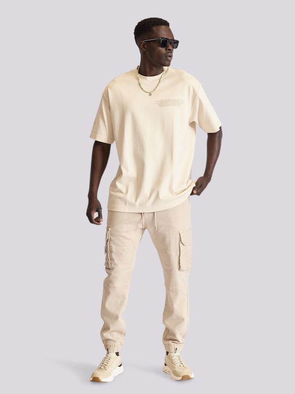 חולצת טי-שרט בגזרת אוברסייז