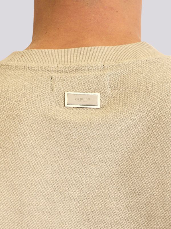 חולצת טי-שרט אוברסייז בגזרה רחבה ומשוחררת לגברים