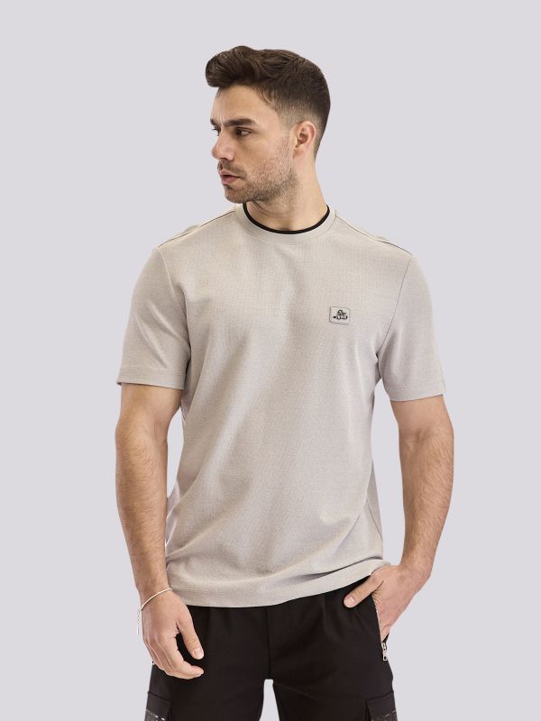 חולצת טי-שרט אופנתית בגזרה ישרה לגברים