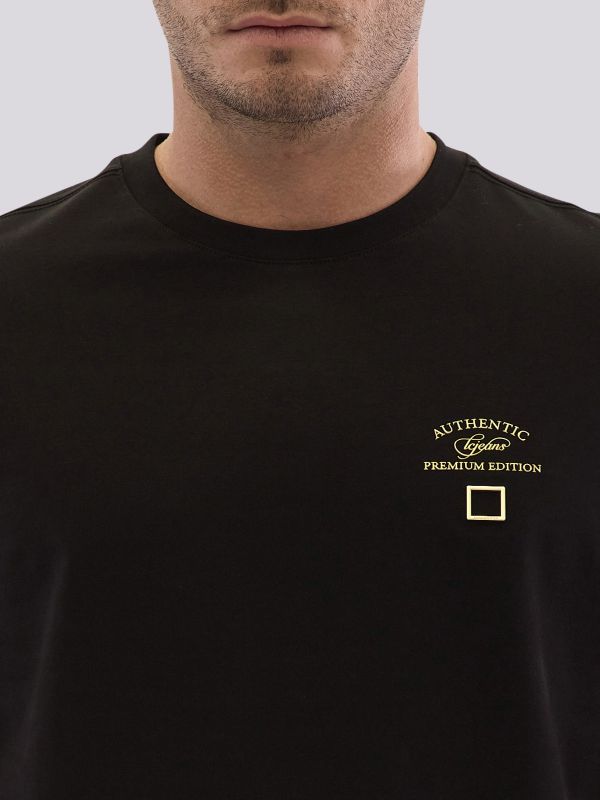 חולצת טי-שרט עם הדפס גרפי בחזית לגברים