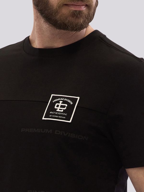 חולצת טי-שרט אוברסייז עם הדפס גרפי מודרני לגברים