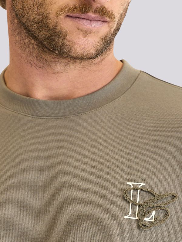 חולצת טי-שרט עם הדפס לוגו בחזית לגברים