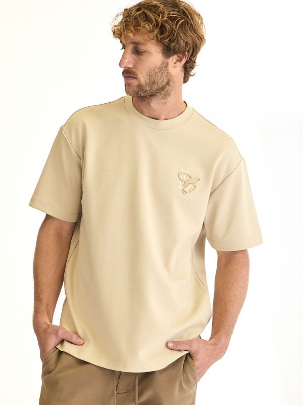 חולצת טי-שרט עם הדפס לוגו בחזית לגברים