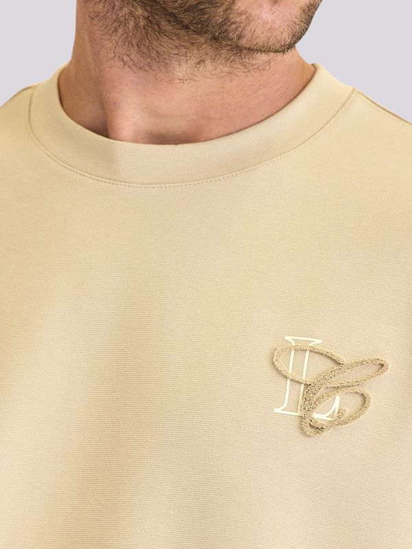 חולצת טי-שרט עם הדפס לוגו בחזית לגברים