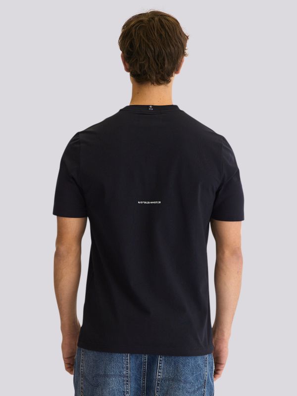 חולצת טי-שרט בגזרה מחמיאה עם הדפס אמנותי לגברים