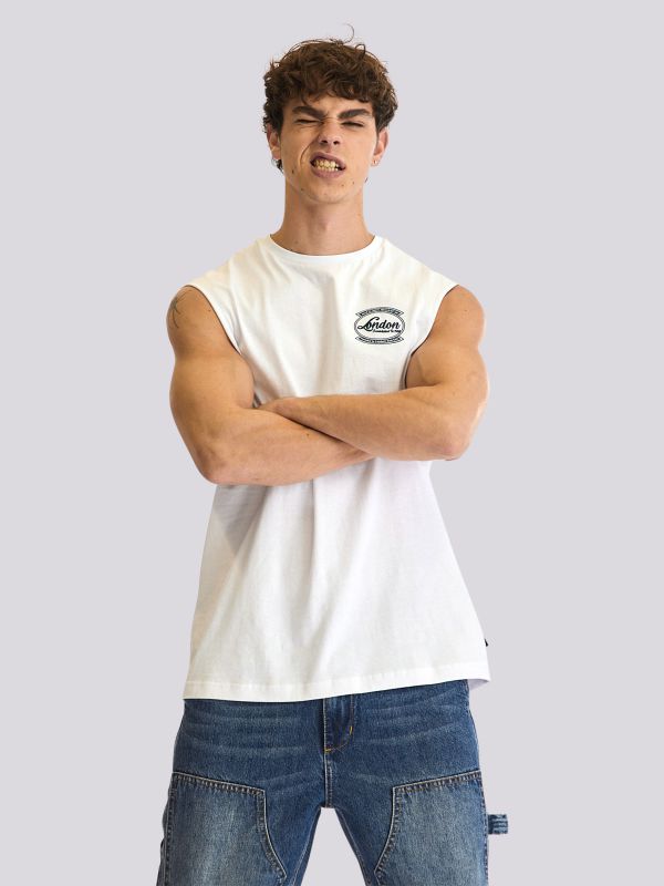 שם הפריט: חולצת טי-שרט ללא שרוולים בגזרה ספורטיבית לגברים