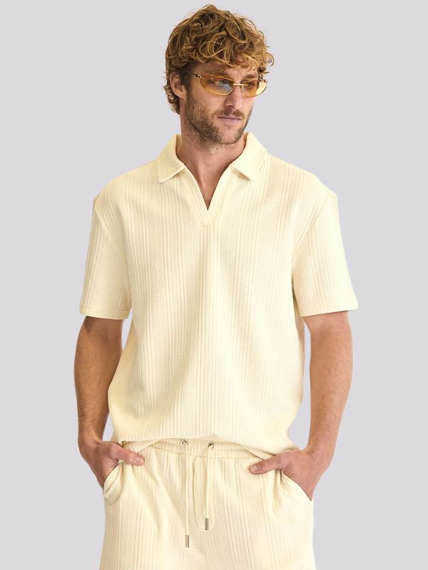 חולצת טי-שרט בגזרה קלאסית עם הדפס מותג מפורט לגברים