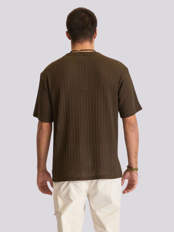 חולצת טי-שרט אוברסייז בעיצוב מינימליסטי לגברים