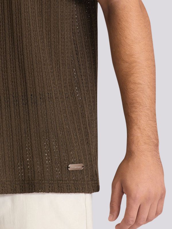 חולצת טי-שרט אוברסייז בעיצוב מינימליסטי לגברים