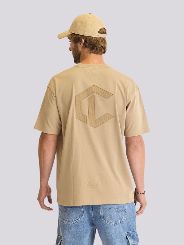 חולצת טי-שרט אוברסייז עם הדפסי מותג בולטים לגברים