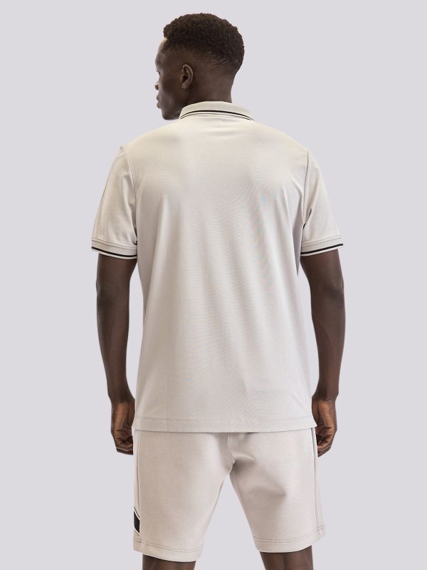 חולצת פולו אופנתית עם סגירת רוכסן לגברים