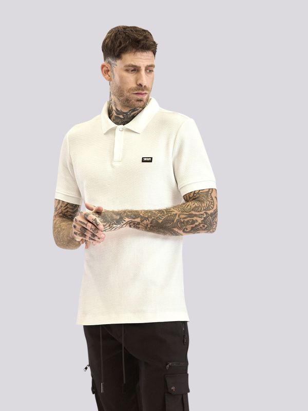 חולצת פולו מעוצבת עם לוגו