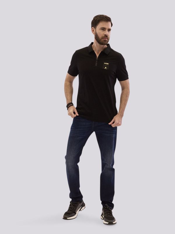 חולצת פולו מעוצבת עם פאץ’