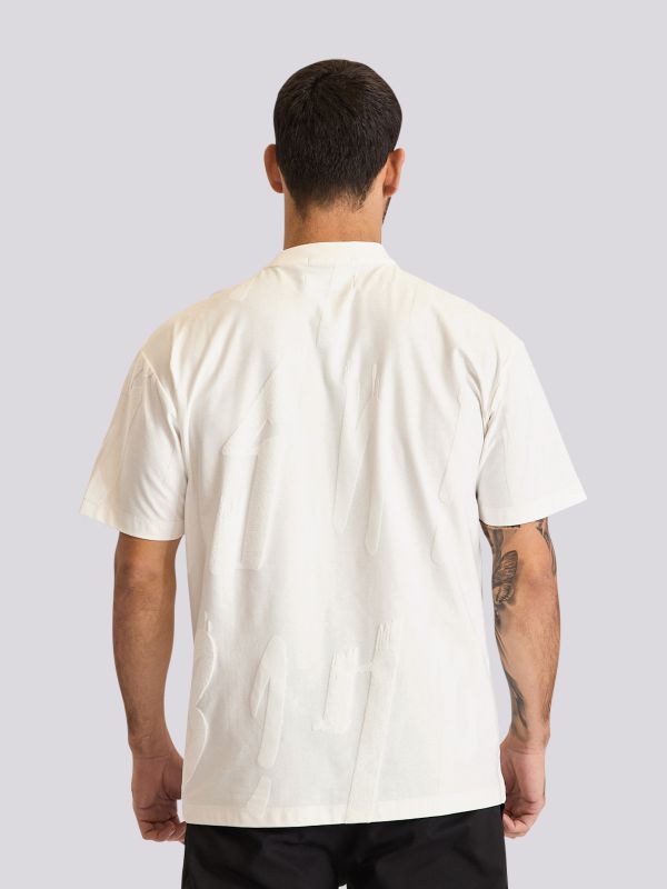 חולצת טישירט בהדפס מובלט