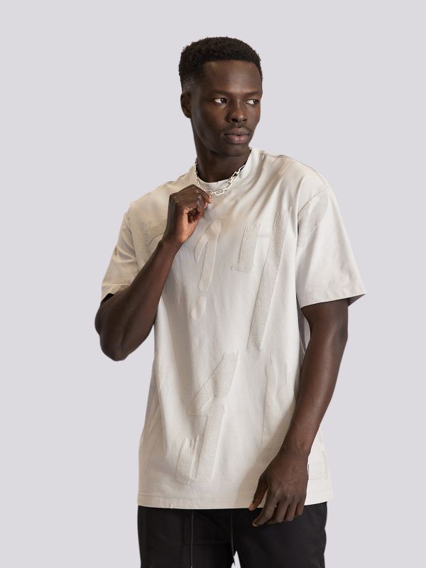 חולצת טישירט בהדפס מובלט