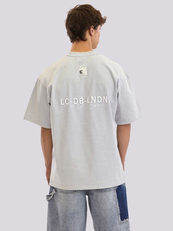 חולצת טי-שירט אופנתית בגזרת אוברסייז