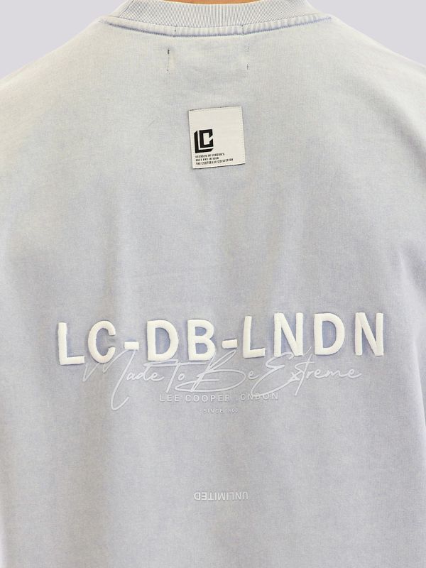 חולצת טי-שירט אופנתית בגזרת אוברסייז