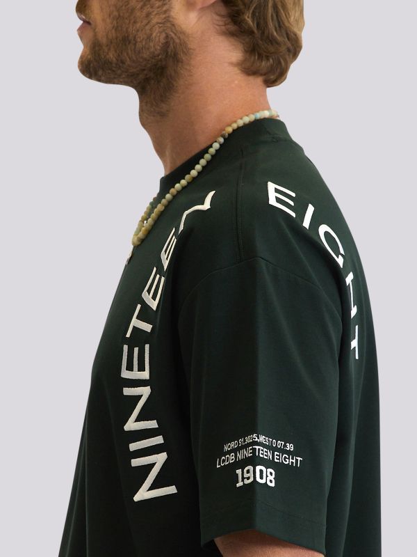 חולצת טי-שרט אוברסיז בגזרה ישרה עם הדפס לגברים