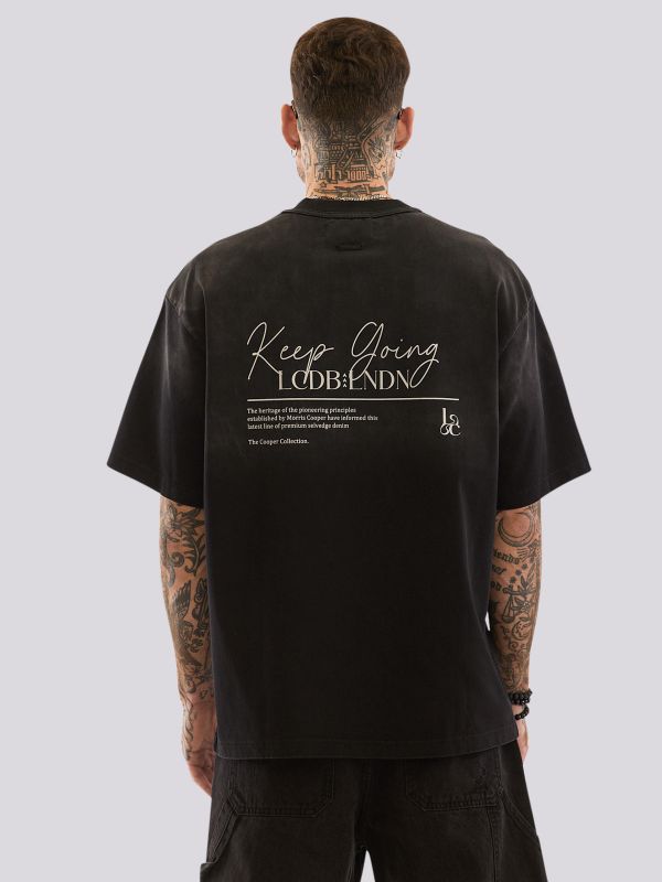 חולצת טי-שרט אוברסייז בגזרה רחבה לגברים