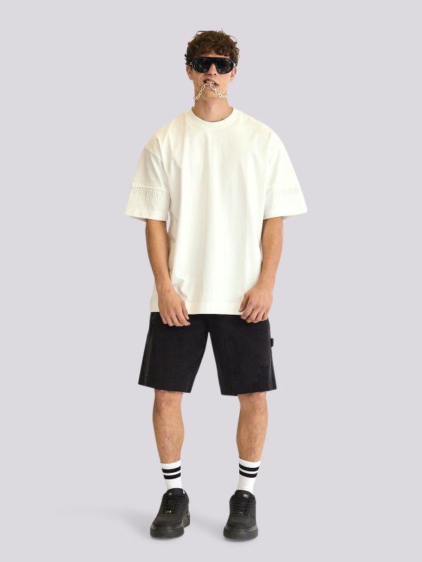 חולצת טי-שרט חלקה במראה מינימליסטי לגברים