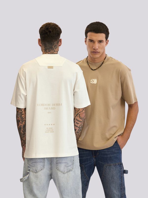 חולצת טי-שרט עם הדפס טיפוגרפי קטן לגברים