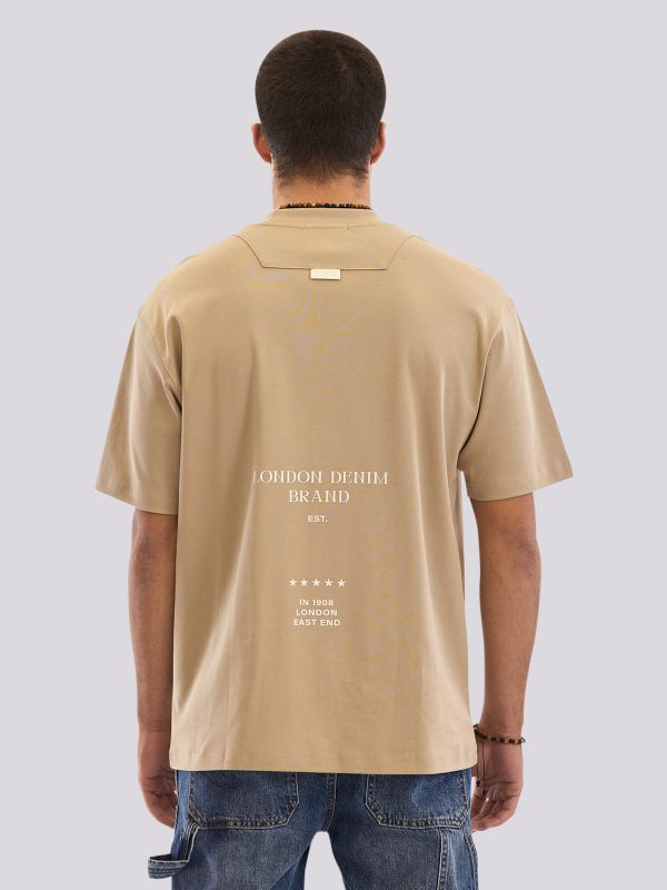 חולצת טי-שרט עם הדפס טיפוגרפי קטן לגברים