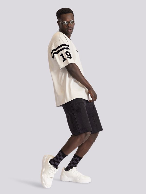 חולצת טי-שרט בגזרה ישרה עם הדפס לוגו לגברים