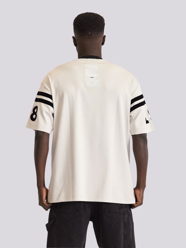 חולצת טי-שרט בגזרה ישרה עם הדפס לוגו לגברים