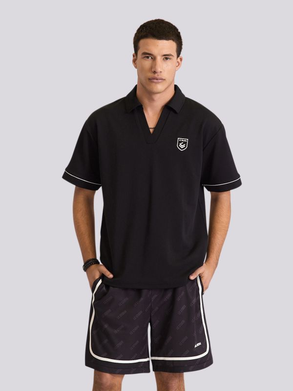 חולצת פולו מעוצבת בהדפס ספורטיבי