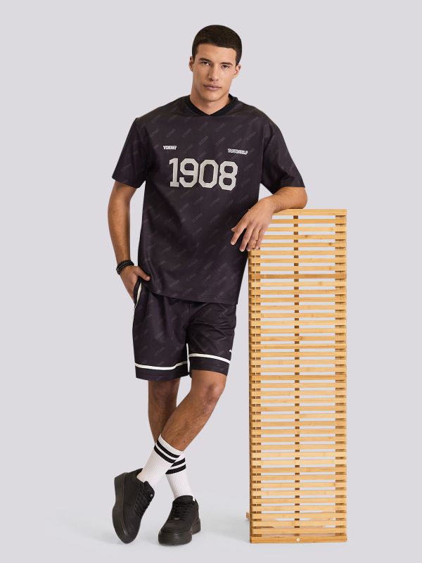 חולצת טישירט בהדפס ספורטיבי