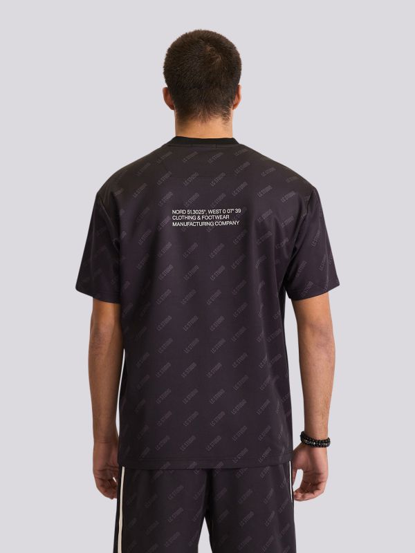 חולצת טישירט בהדפס ספורטיבי