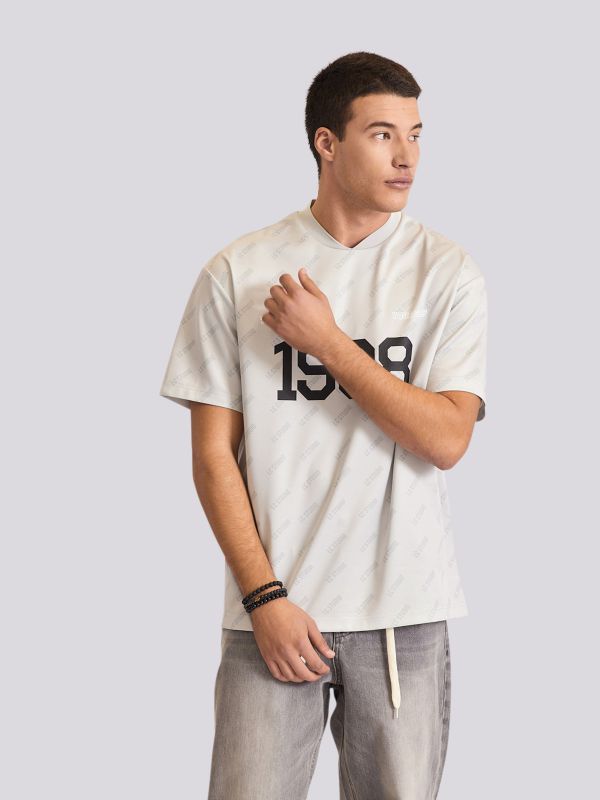 חולצת טישירט בהדפס ספורטיבי